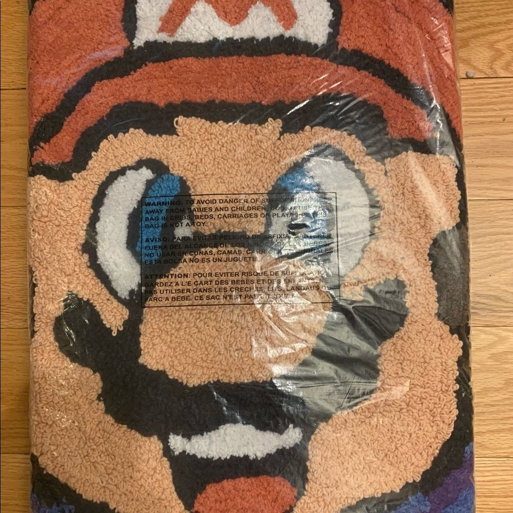 New Super Mario Kids Accent Rug 48x30    - Picture 8 of 8